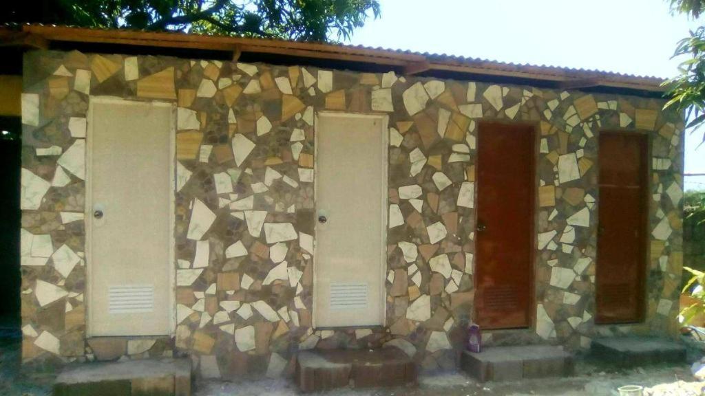 Traditional Filipino Transient House And Huts Near 100 Islands Wharf 阿拉米诺斯 外观 照片